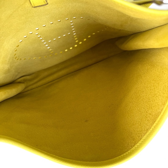 HERMES Evelyne III 33 GM Lime Yellow Epsom Leather Crossbody Bag - Picture 11 of 12
